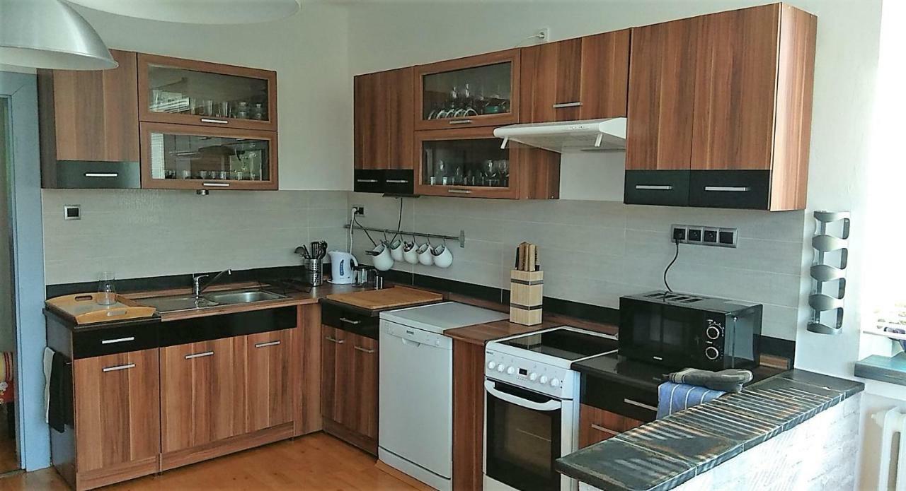APARTMÁN V ZAHRADĚ PRAHA TROJA - APARTMENT IN THE GARDEN PRAGUE Troja Esterno foto