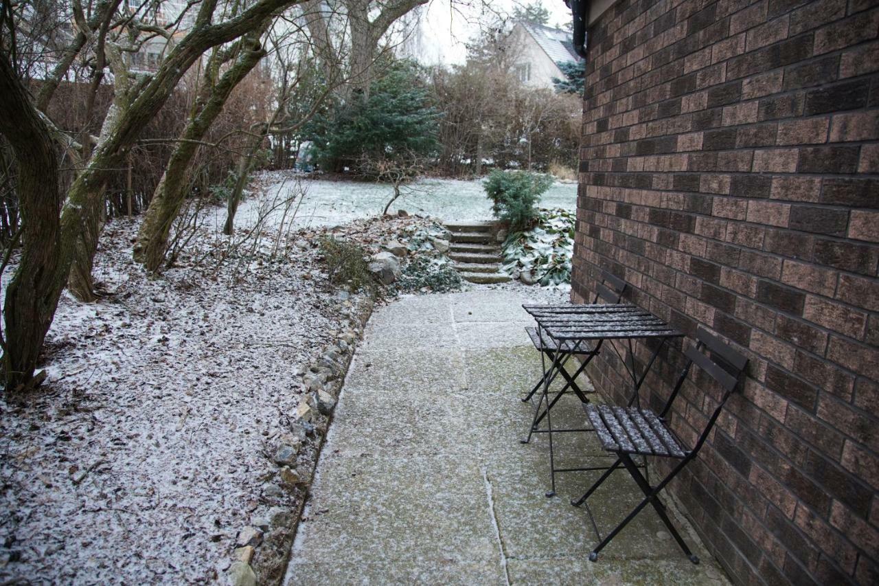 APARTMÁN V ZAHRADĚ PRAHA TROJA - APARTMENT IN THE GARDEN PRAGUE Troja Esterno foto