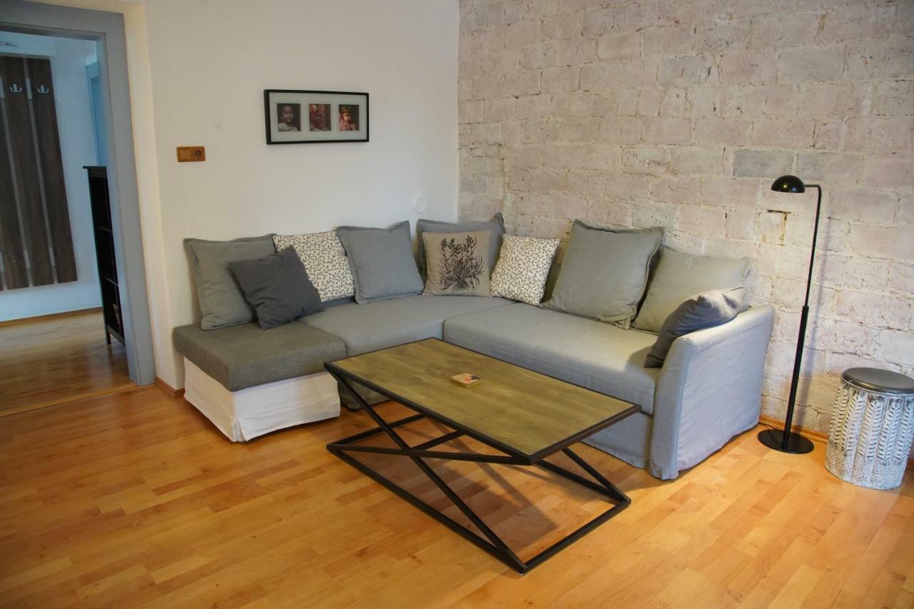 APARTMÁN V ZAHRADĚ PRAHA TROJA - APARTMENT IN THE GARDEN PRAGUE Troja Esterno foto